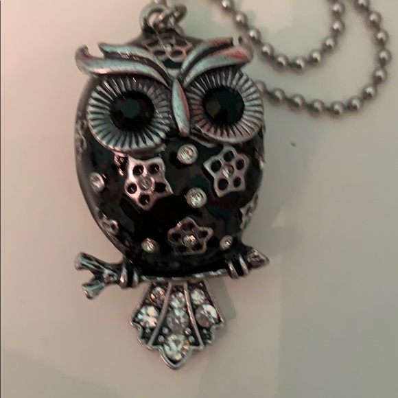 Adorable Owl Necklace - Picture 2 of 4
